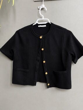 Abercrombie & Fitch Black Cropped Knit Cardigan – Gold Button Detail – Small